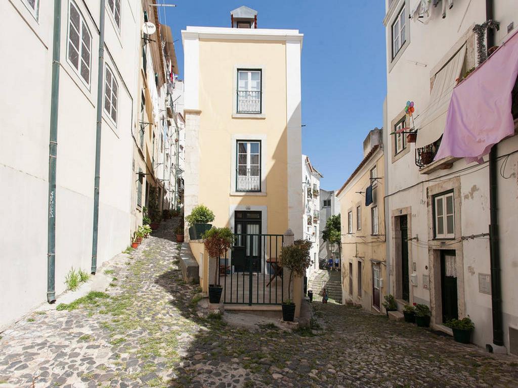 Patio Alfama Apartment Lisbon Luaran gambar